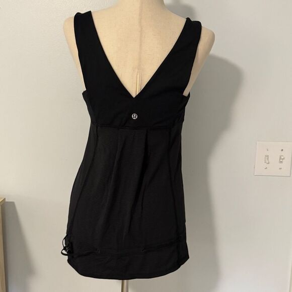 Lululemon Black Elevate Tank Top 10 Luxtreme Excellent DrawString Waist - Picture 9 of 12